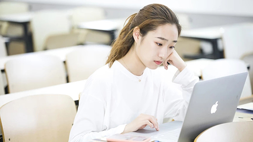 上海*日語班去哪里？給*報日語班，將來好就業(yè)嗎